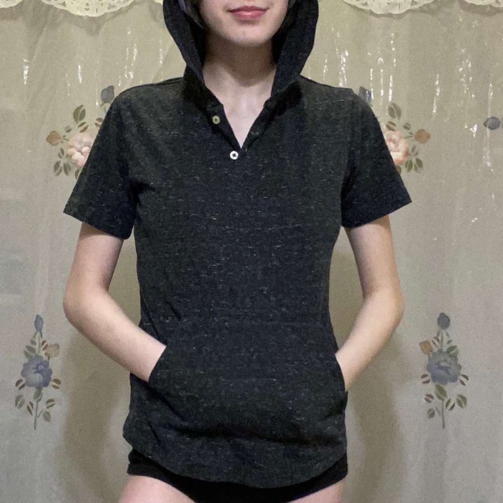 Short sleeve hoodie